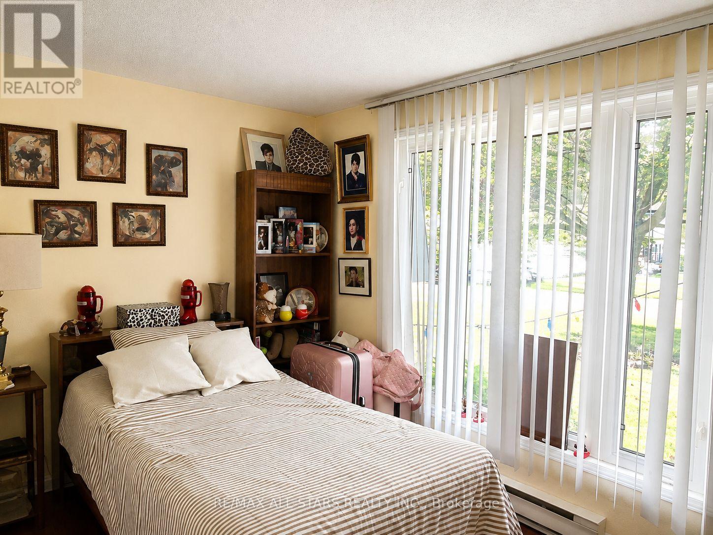 17 Pineridge Crescent, Clarington (Bowmanville), Ontario  L1B 1B9 - Photo 10 - E13744650