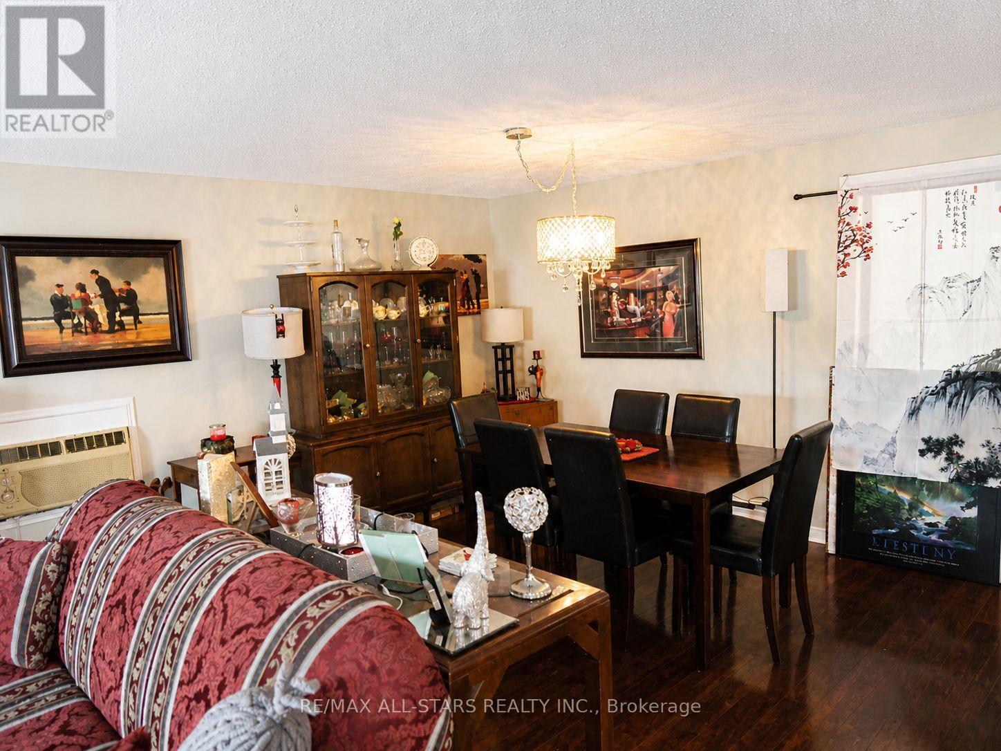 17 Pineridge Crescent, Clarington (Bowmanville), Ontario  L1B 1B9 - Photo 4 - E13744650