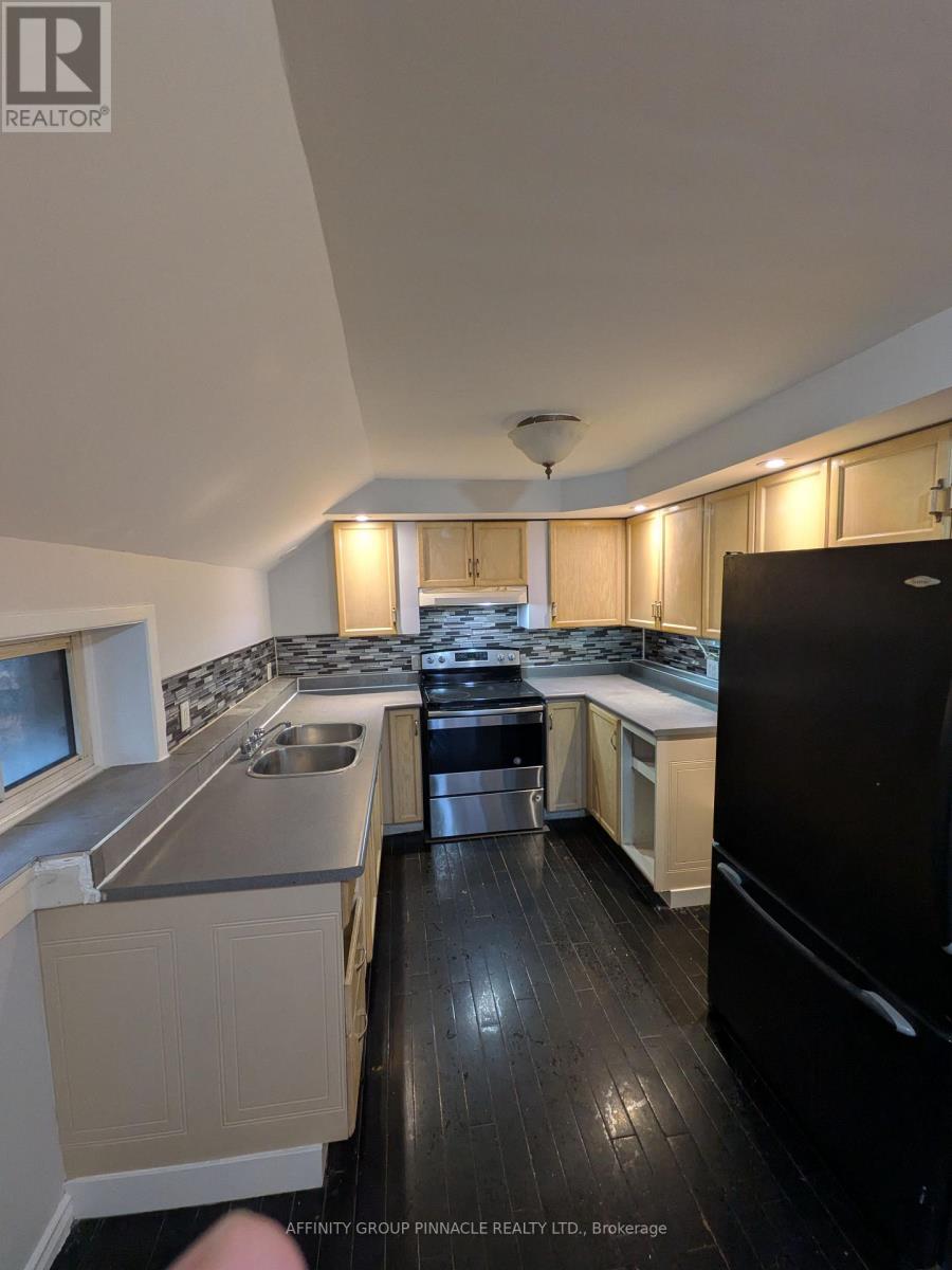12 RUSSELL STREET W, kawartha lakes (lindsay), Ontario