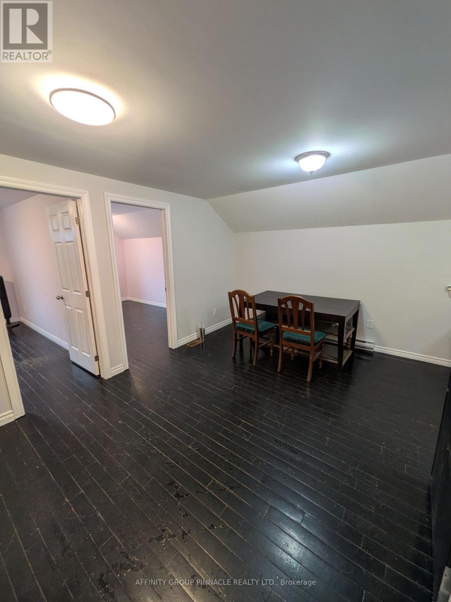 12 Russell Street W, Kawartha Lakes (Lindsay), Ontario  K9V 2W6 - Photo 11 - X13746520