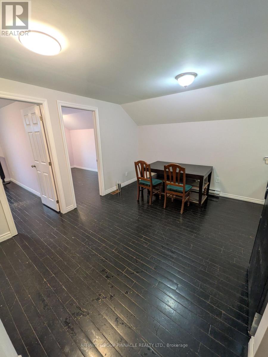 12 Russell Street W, Kawartha Lakes (Lindsay), Ontario  K9V 2W6 - Photo 12 - X13746520