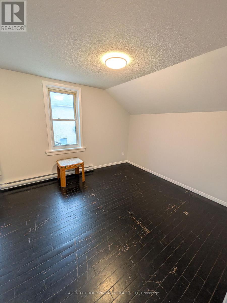 12 Russell Street W, Kawartha Lakes (Lindsay), Ontario  K9V 2W6 - Photo 7 - X13746520
