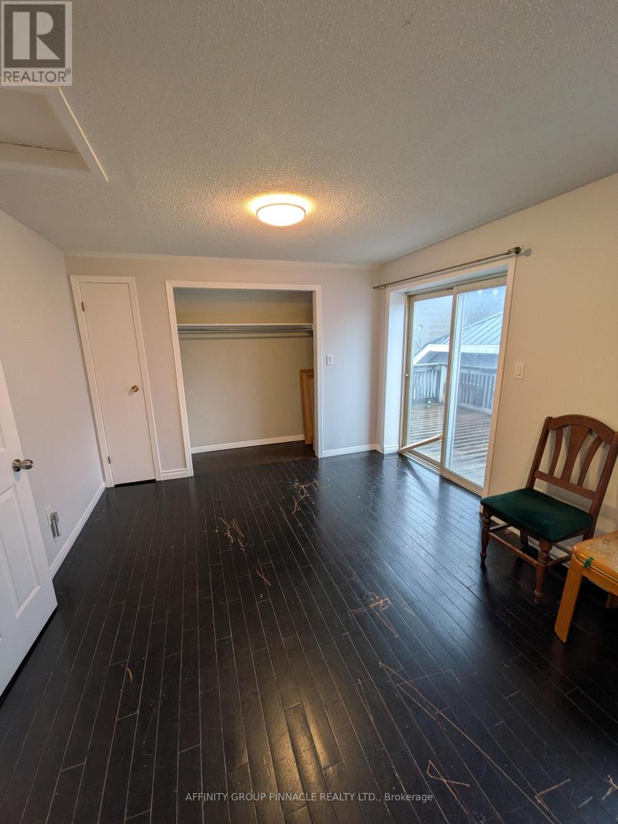 12 Russell Street W, Kawartha Lakes (Lindsay), Ontario  K9V 2W6 - Photo 8 - X13746520