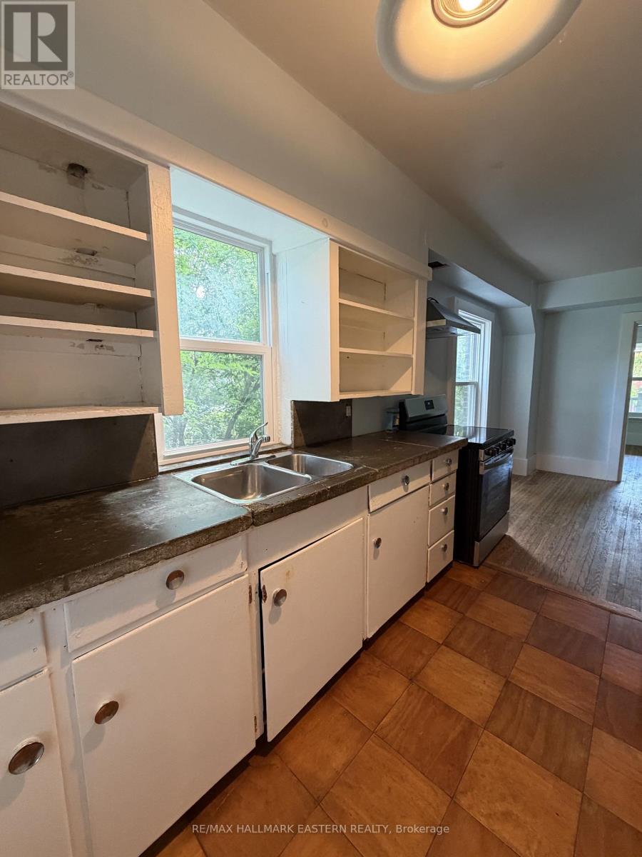 242 Dublin Street, Peterborough (Town Ward 3), Ontario  K9H 3B8 - Photo 17 - X13747346