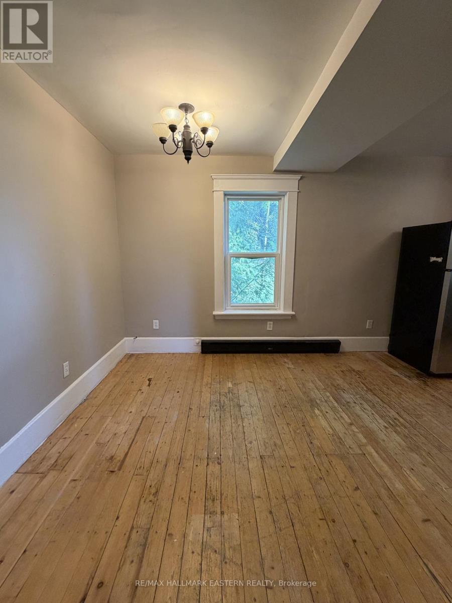 242 Dublin Street, Peterborough (Town Ward 3), Ontario  K9H 3B8 - Photo 3 - X13747346
