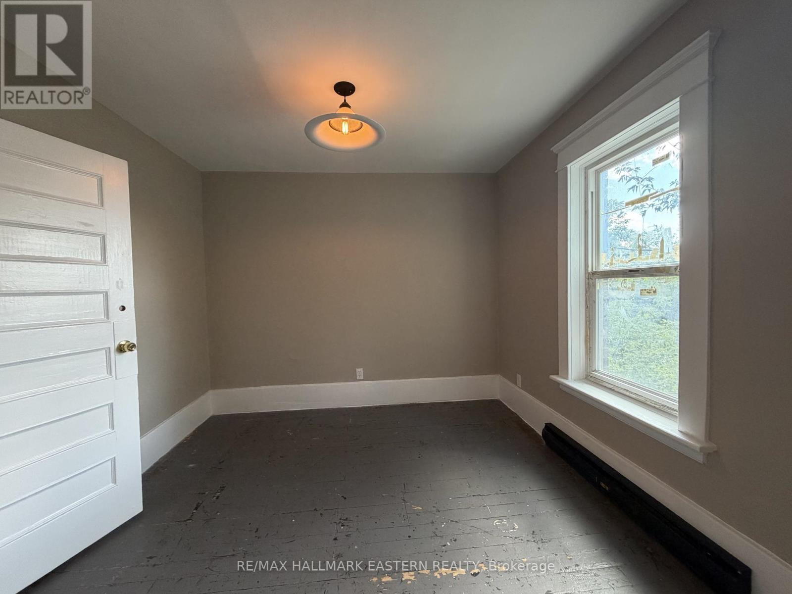242 Dublin Street, Peterborough (Town Ward 3), Ontario  K9H 3B8 - Photo 9 - X13747346