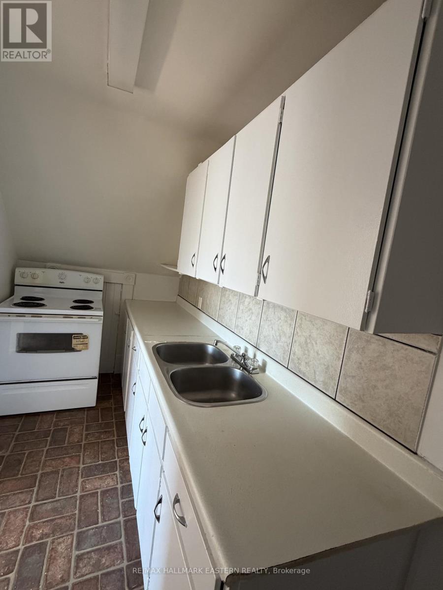194 London Street, Peterborough (Town Ward 3), Ontario  K9H 2Y9 - Photo 10 - X13747348