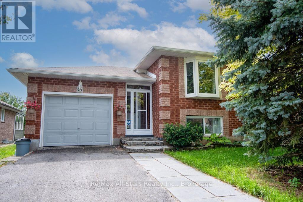 43 Mcgibbon Boulevard, Kawartha Lakes (Lindsay), Ontario  K9V 6G4 - Photo 2 - X13748710