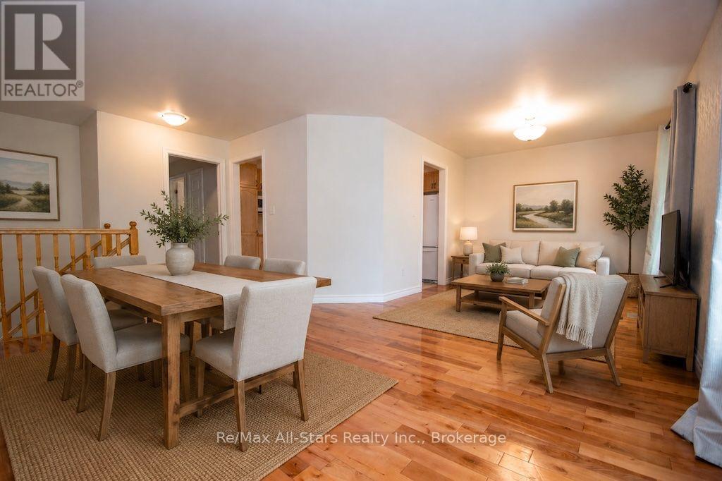 43 Mcgibbon Boulevard, Kawartha Lakes (Lindsay), Ontario  K9V 6G4 - Photo 4 - X13748710