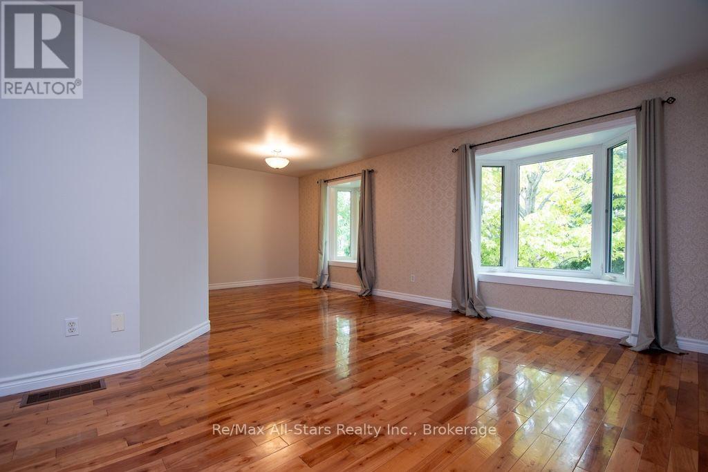 43 Mcgibbon Boulevard, Kawartha Lakes (Lindsay), Ontario  K9V 6G4 - Photo 5 - X13748710