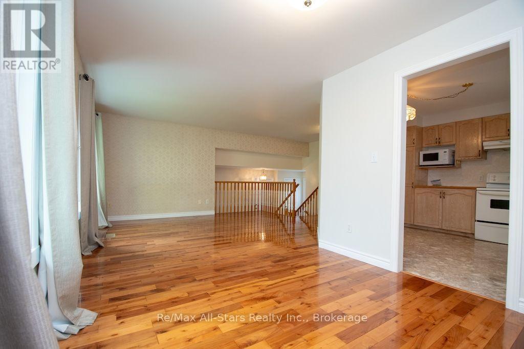43 Mcgibbon Boulevard, Kawartha Lakes (Lindsay), Ontario  K9V 6G4 - Photo 7 - X13748710