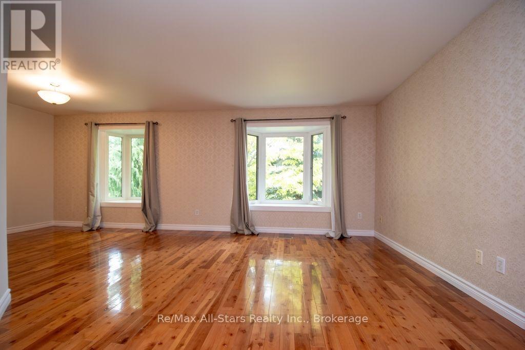 43 Mcgibbon Boulevard, Kawartha Lakes (Lindsay), Ontario  K9V 6G4 - Photo 9 - X13748710
