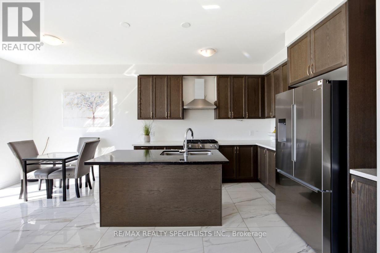 27 Salmon Crescent, Clarington (Newcastle), Ontario  L1B 1L9 - Photo 11 - E13749026