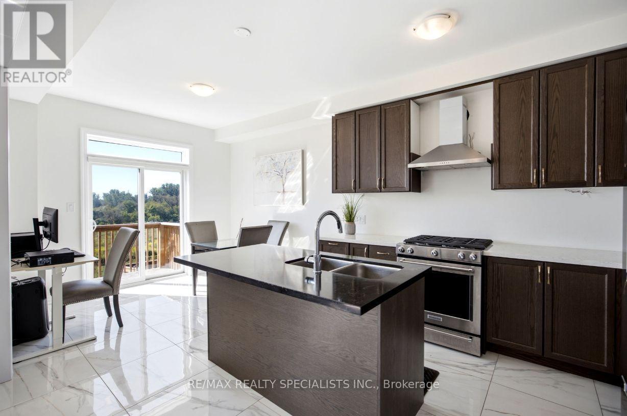 27 Salmon Crescent, Clarington (Newcastle), Ontario  L1B 1L9 - Photo 12 - E13749026