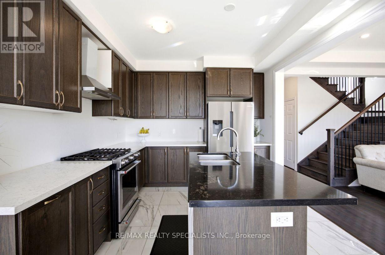 27 Salmon Crescent, Clarington (Newcastle), Ontario  L1B 1L9 - Photo 16 - E13749026