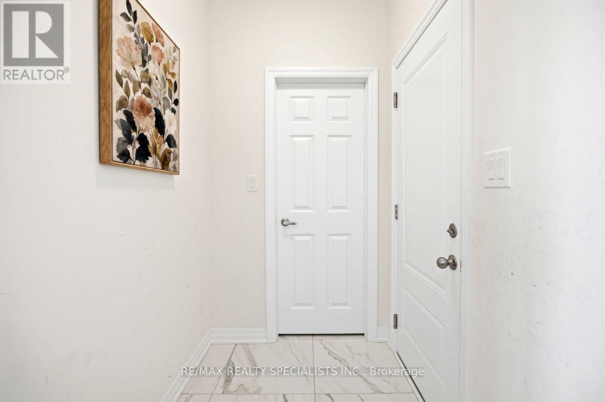 27 Salmon Crescent, Clarington (Newcastle), Ontario  L1B 1L9 - Photo 19 - E13749026