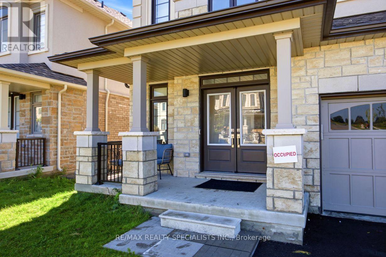 27 Salmon Crescent, Clarington (Newcastle), Ontario  L1B 1L9 - Photo 3 - E13749026