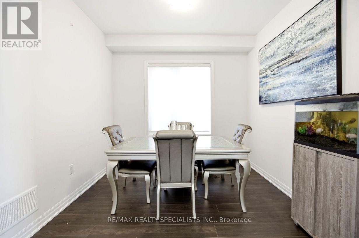 27 Salmon Crescent, Clarington (Newcastle), Ontario  L1B 1L9 - Photo 7 - E13749026