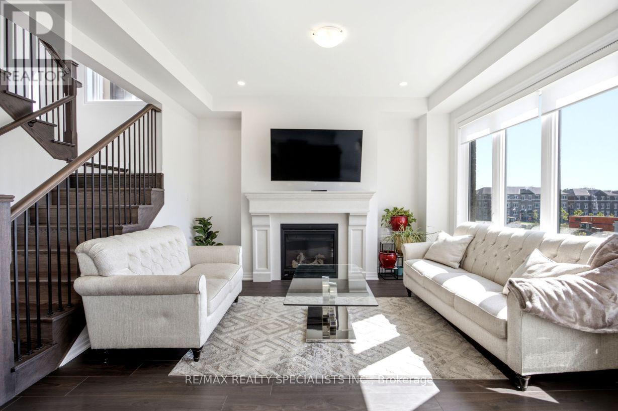 27 Salmon Crescent, Clarington (Newcastle), Ontario  L1B 1L9 - Photo 9 - E13749026
