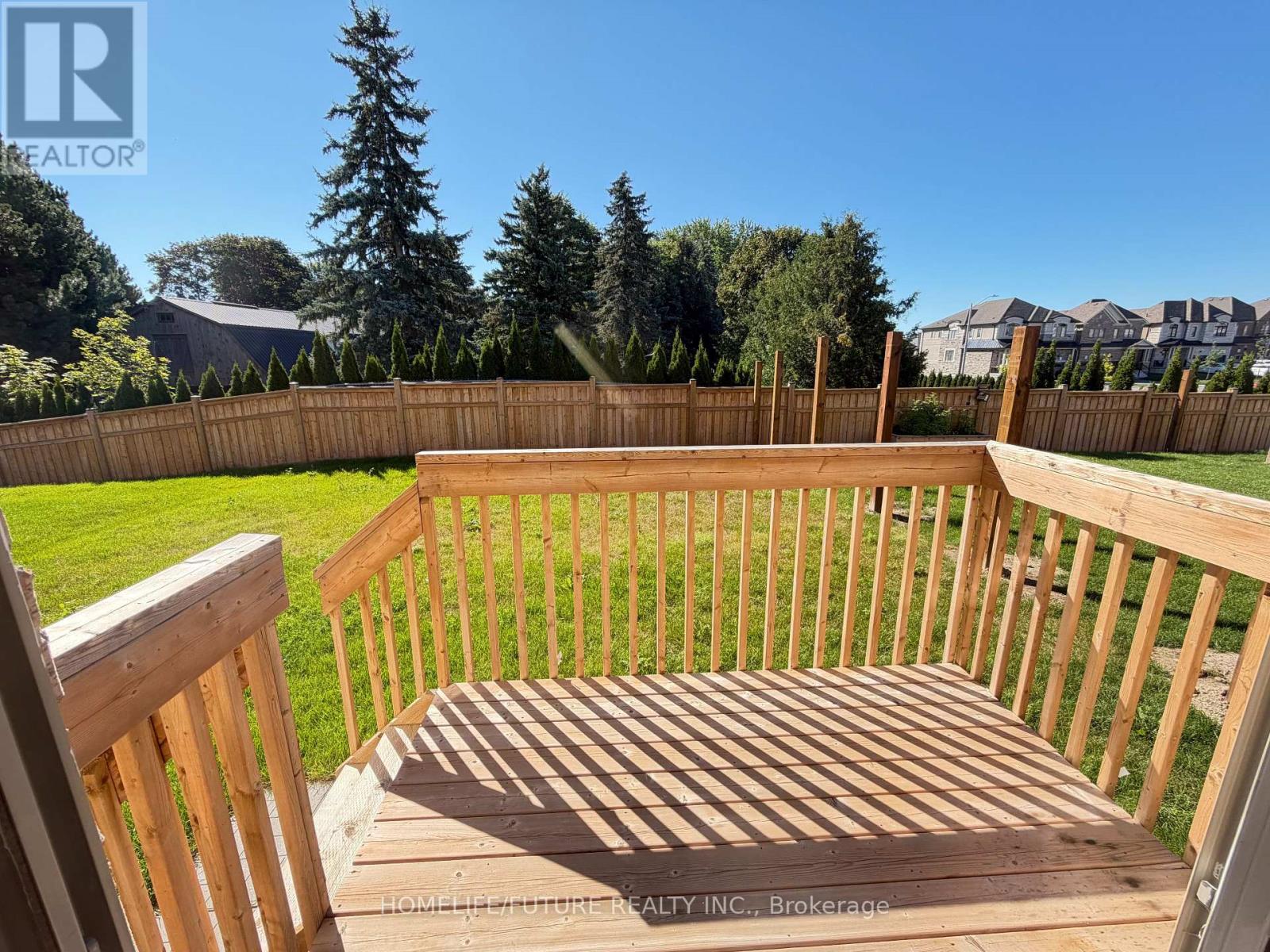171 Grady Drive, Clarington (Newcastle), Ontario  L1B 0W4 - Photo 6 - E13749038