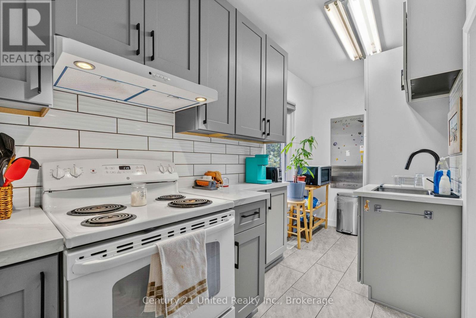 577 Homewood Avenue, Peterborough (Town Ward 3), Ontario  K9J 4V9 - Photo 31 - X13752798