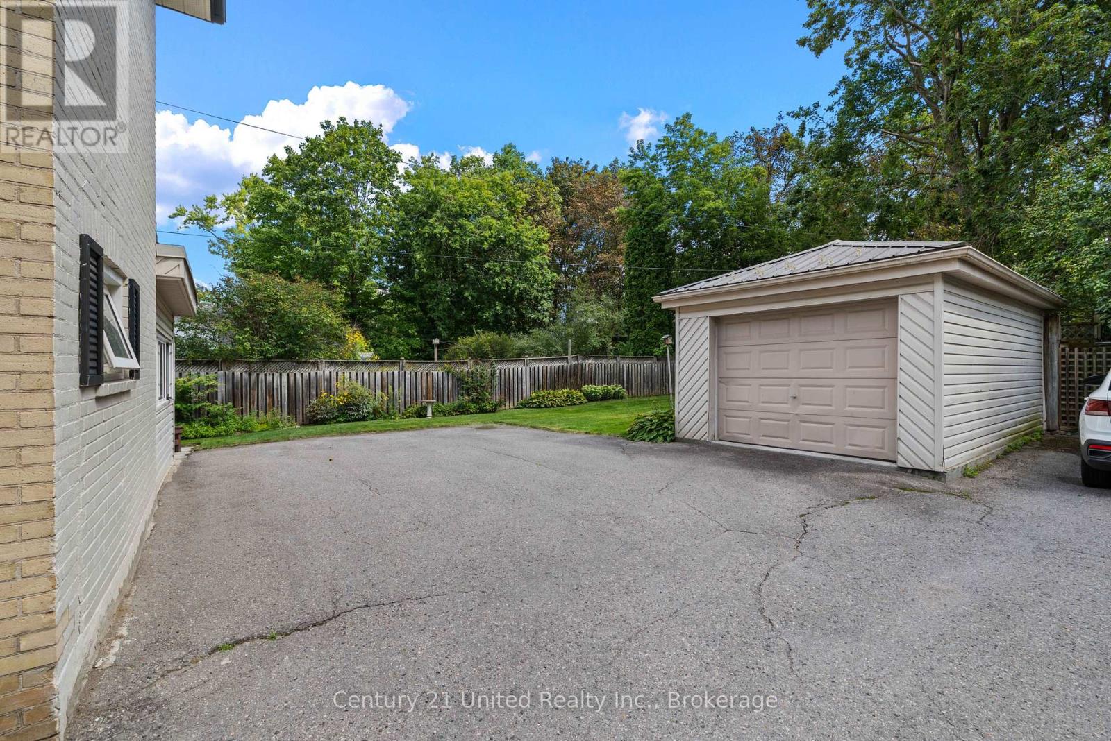 577 Homewood Avenue, Peterborough (Town Ward 3), Ontario  K9J 4V9 - Photo 4 - X13752798