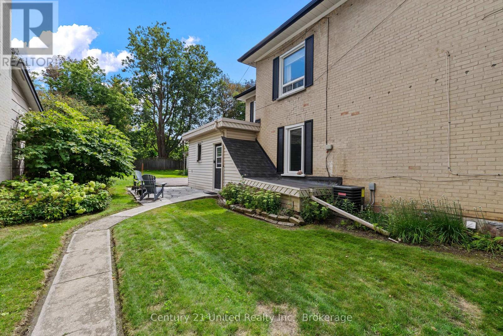 577 Homewood Avenue, Peterborough (Town Ward 3), Ontario  K9J 4V9 - Photo 5 - X13752798