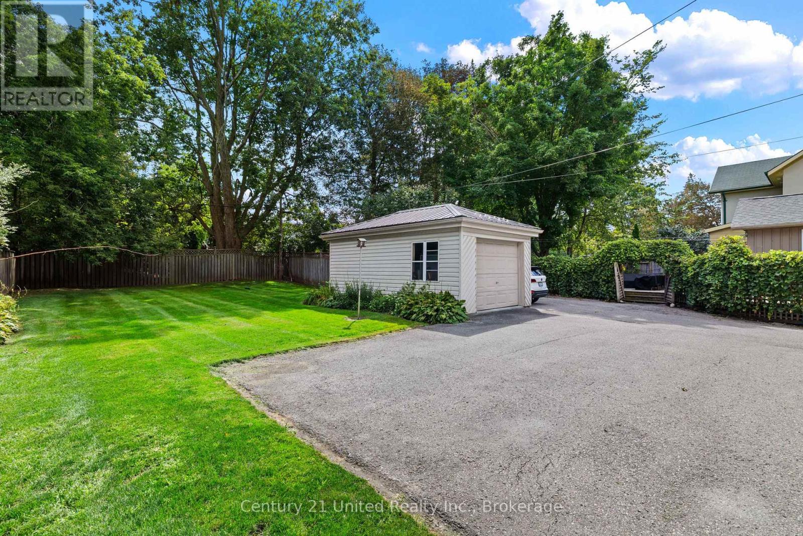 577 Homewood Avenue, Peterborough (Town Ward 3), Ontario  K9J 4V9 - Photo 9 - X13752798