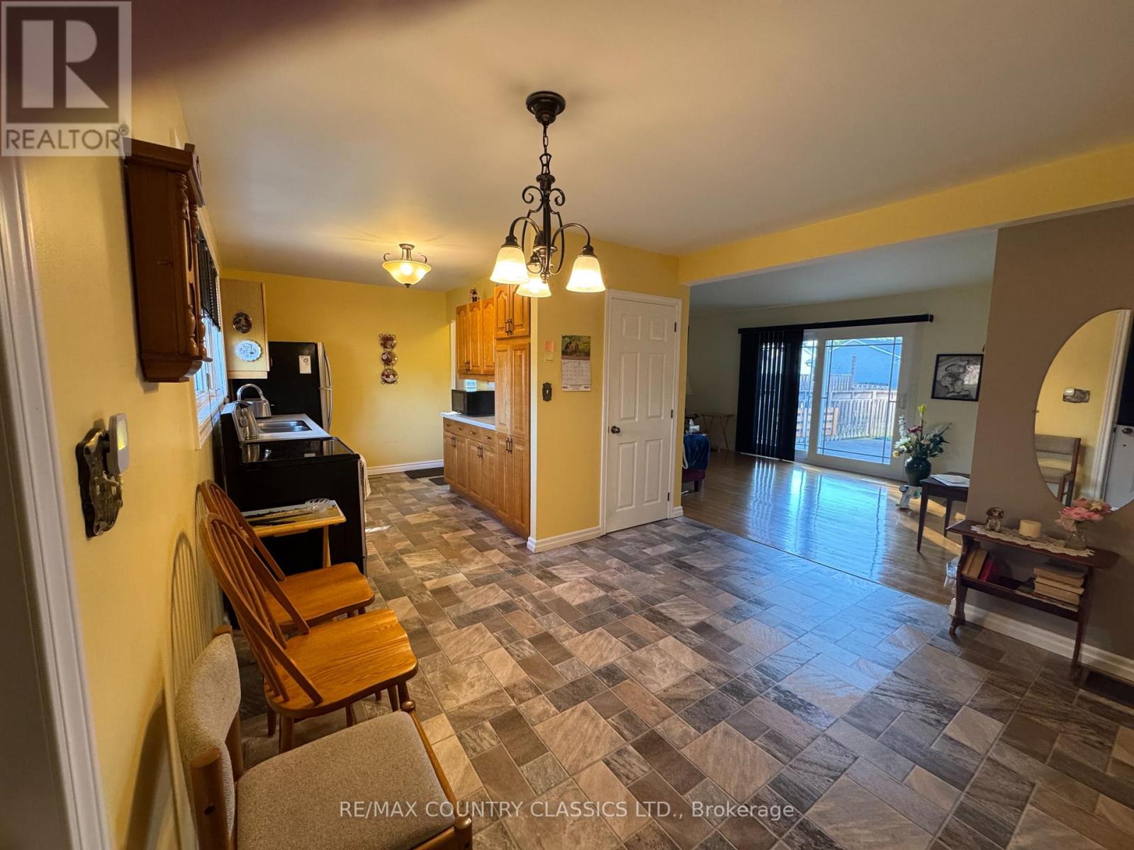 89 Sprucedale Street, Highlands East (Bicroft Ward), Ontario  K0L 1M0 - Photo 12 - X13752874