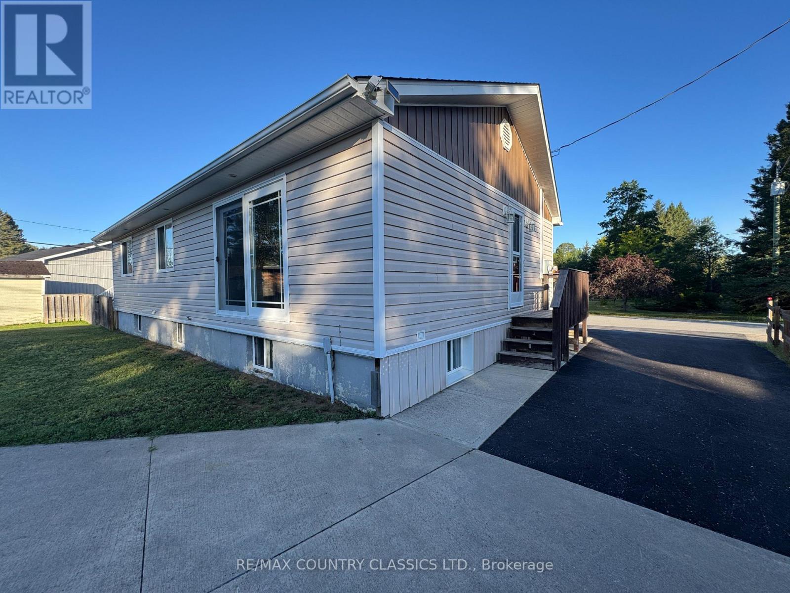 89 Sprucedale Street, Highlands East (Bicroft Ward), Ontario  K0L 1M0 - Photo 7 - X13752874
