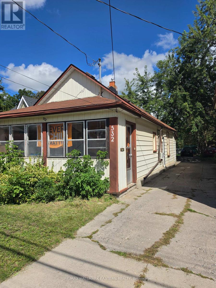 532 Rogers Street, Peterborough (Ashburnham Ward 4), Ontario  K9H 1X2 - Photo 2 - X13753520