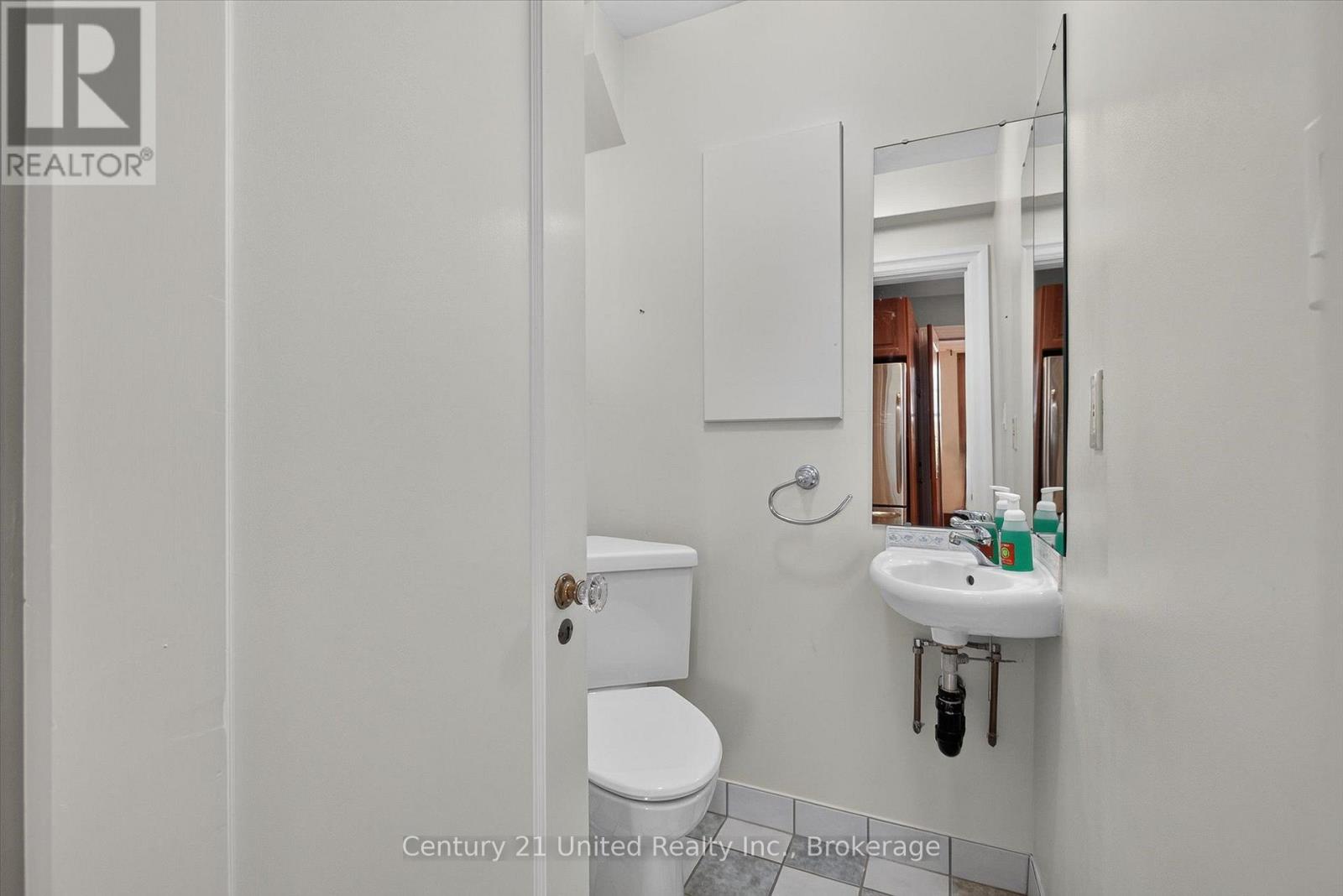 627 Gilmour Street, Peterborough (Town Ward 3), Ontario  K9J 4T9 - Photo 14 - X13756664
