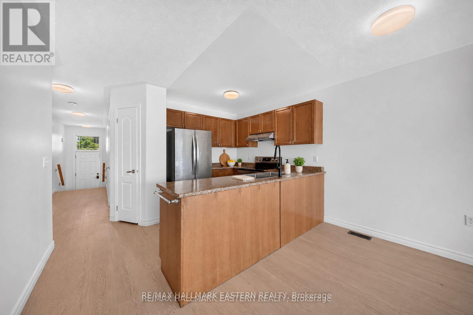 656 Clancy Crescent, Peterborough (Otonabee Ward 1), Ontario  K9K 2S3 - Photo 12 - X13759724