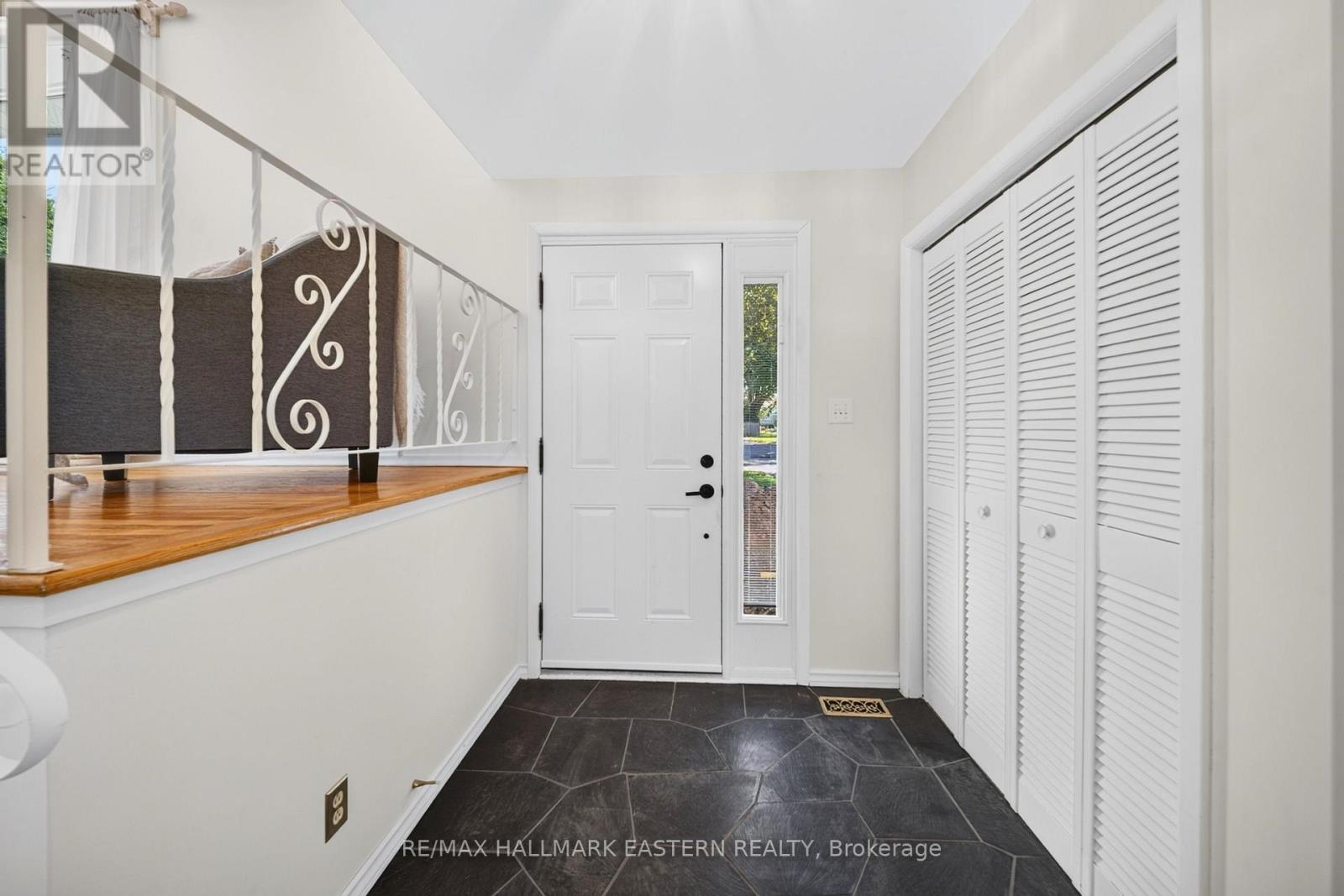 1337 Franklin Drive W, Peterborough (Northcrest Ward 5), Ontario  K9H 6Z5 - Photo 3 - X13759826