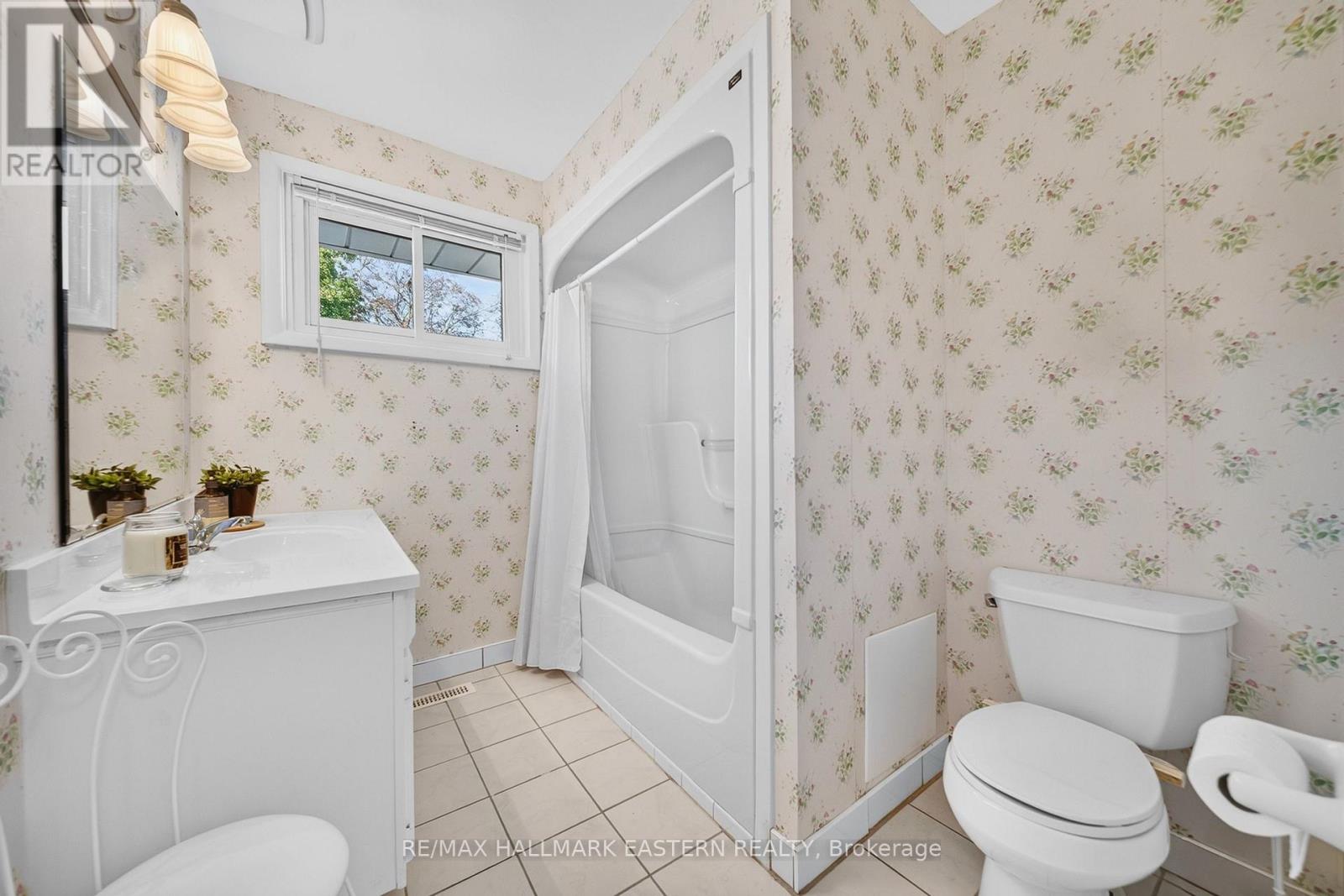 1337 Franklin Drive W, Peterborough (Northcrest Ward 5), Ontario  K9H 6Z5 - Photo 9 - X13759826