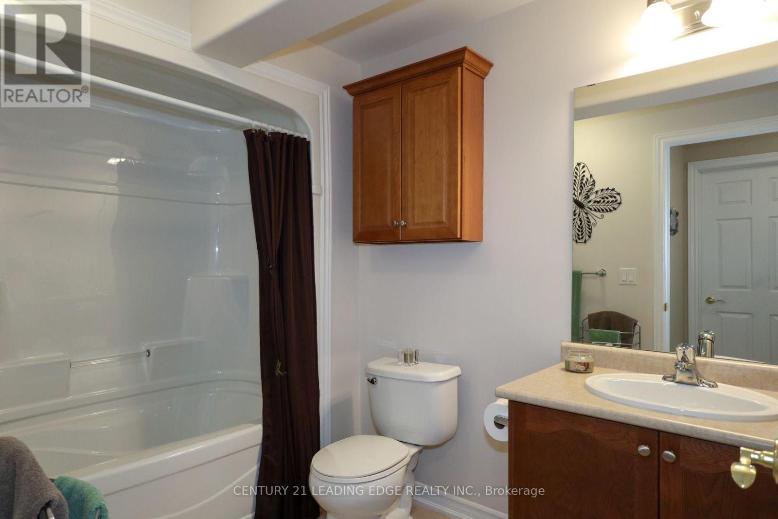 100 - 61 Village Crescent, Peterborough (Otonabee Ward 1), Ontario  K9J 0A9 - Photo 18 - X13759672