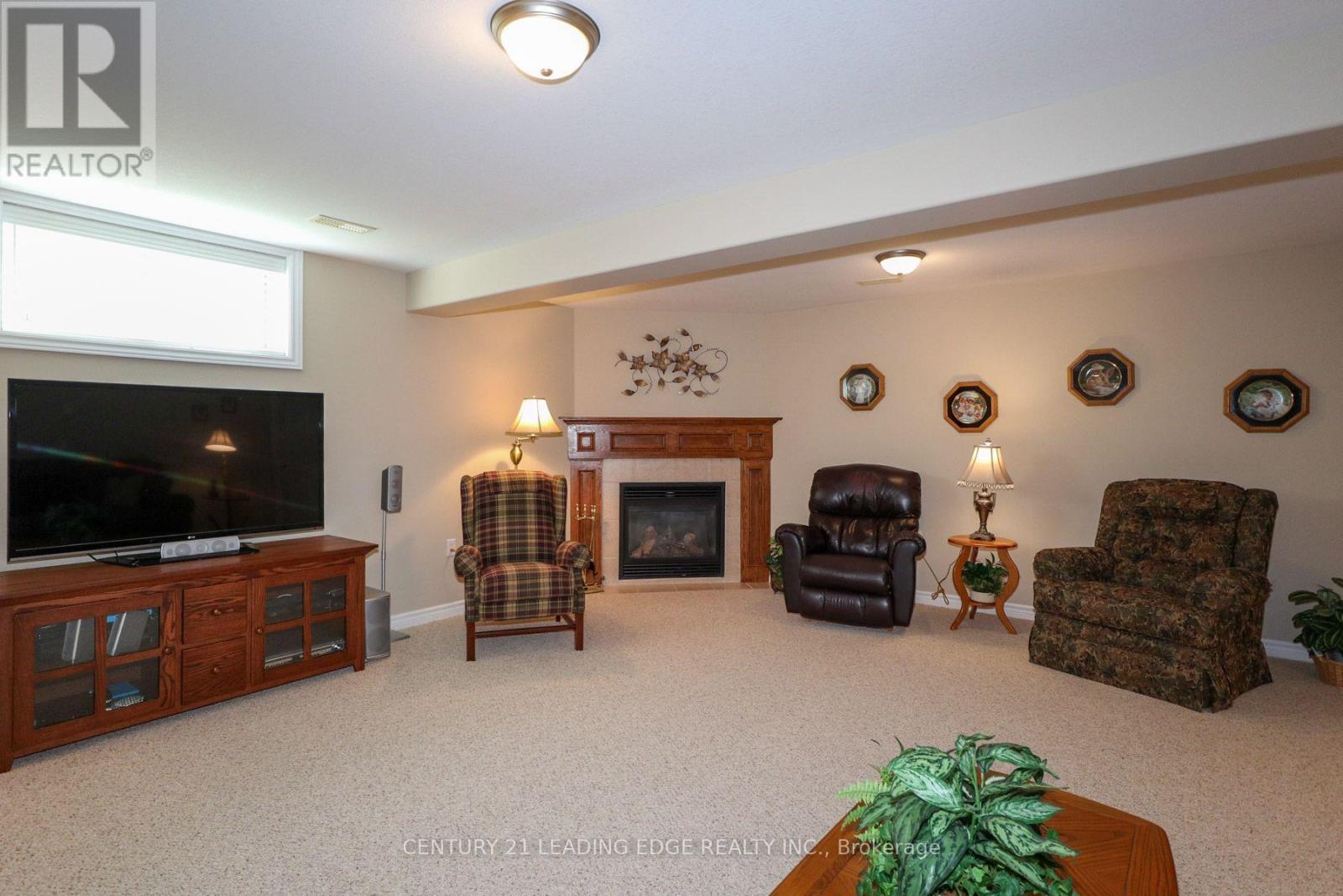 100 - 61 Village Crescent, Peterborough (Otonabee Ward 1), Ontario  K9J 0A9 - Photo 20 - X13759672