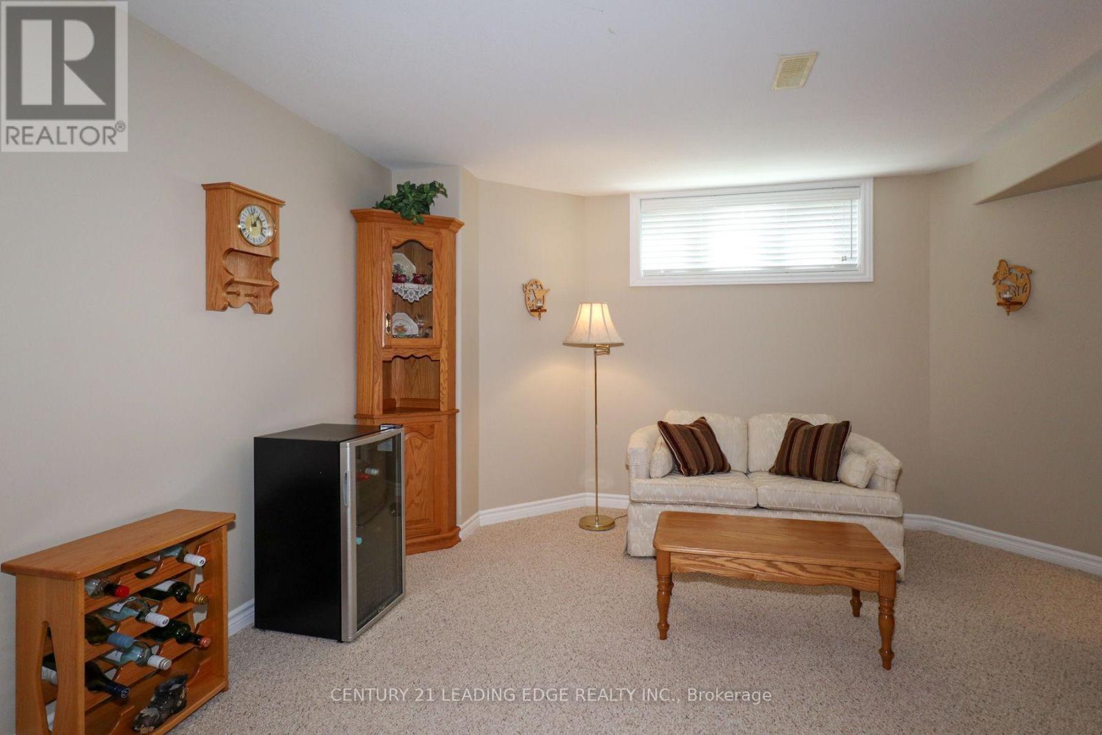 100 - 61 Village Crescent, Peterborough (Otonabee Ward 1), Ontario  K9J 0A9 - Photo 22 - X13759672