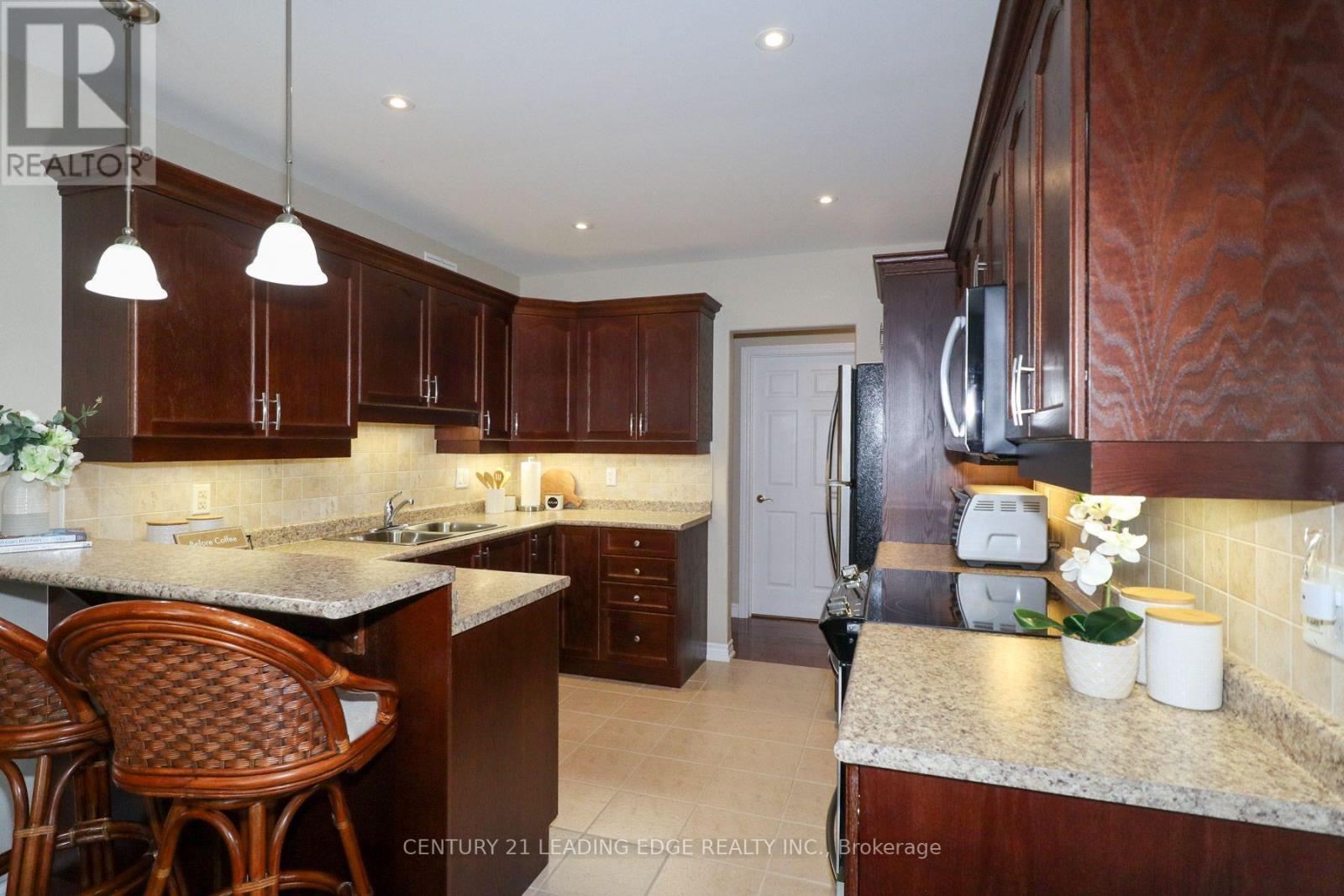 100 - 61 Village Crescent, Peterborough (Otonabee Ward 1), Ontario  K9J 0A9 - Photo 6 - X13759672