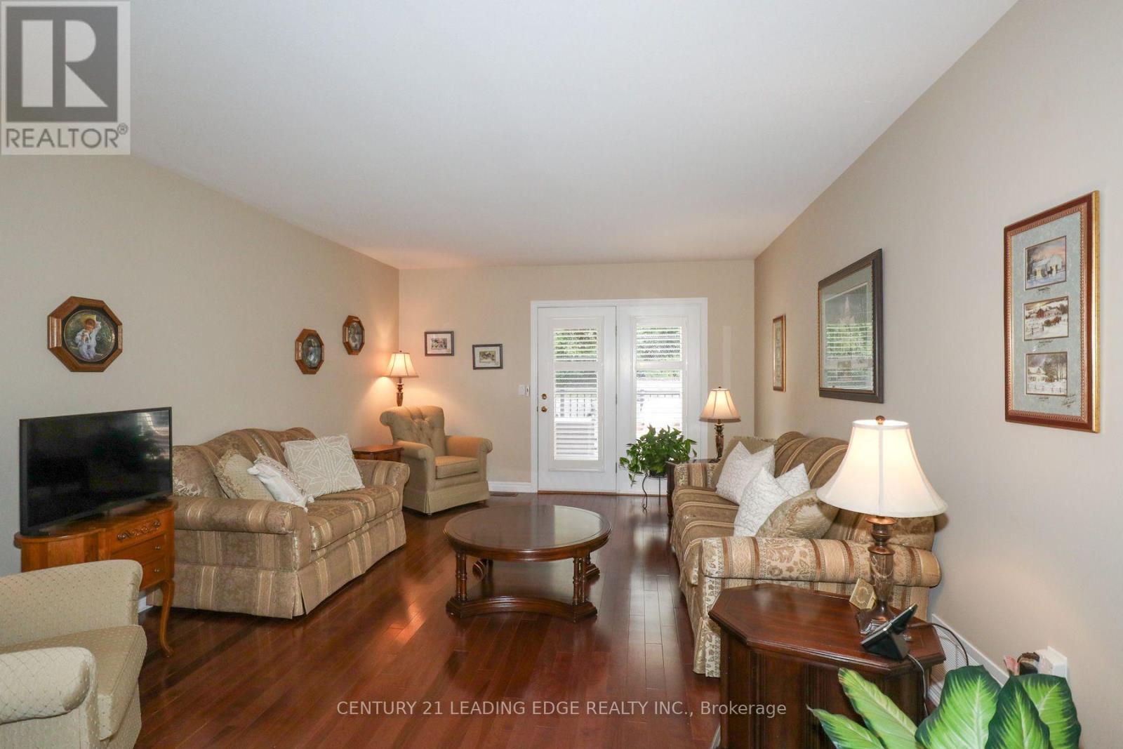 100 - 61 Village Crescent, Peterborough (Otonabee Ward 1), Ontario  K9J 0A9 - Photo 8 - X13759672