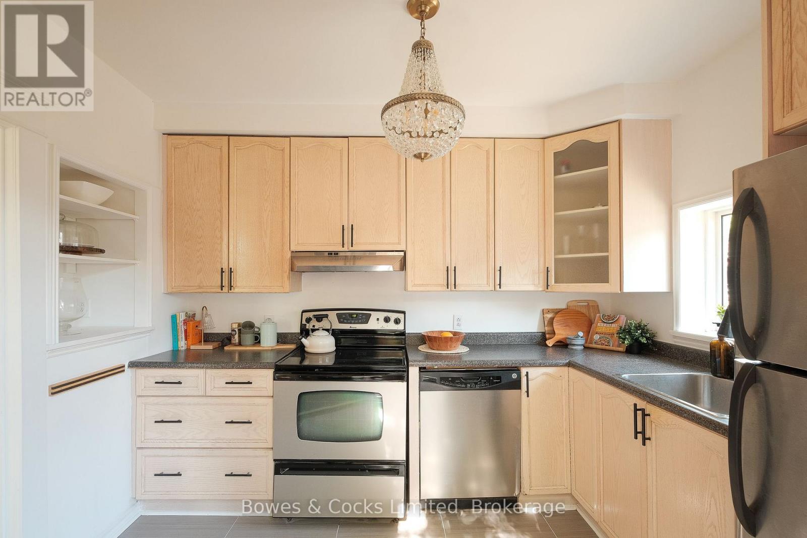 599 Gilmour Street, Peterborough (Town Ward 3), Ontario  K9H 2K3 - Photo 13 - X13760970