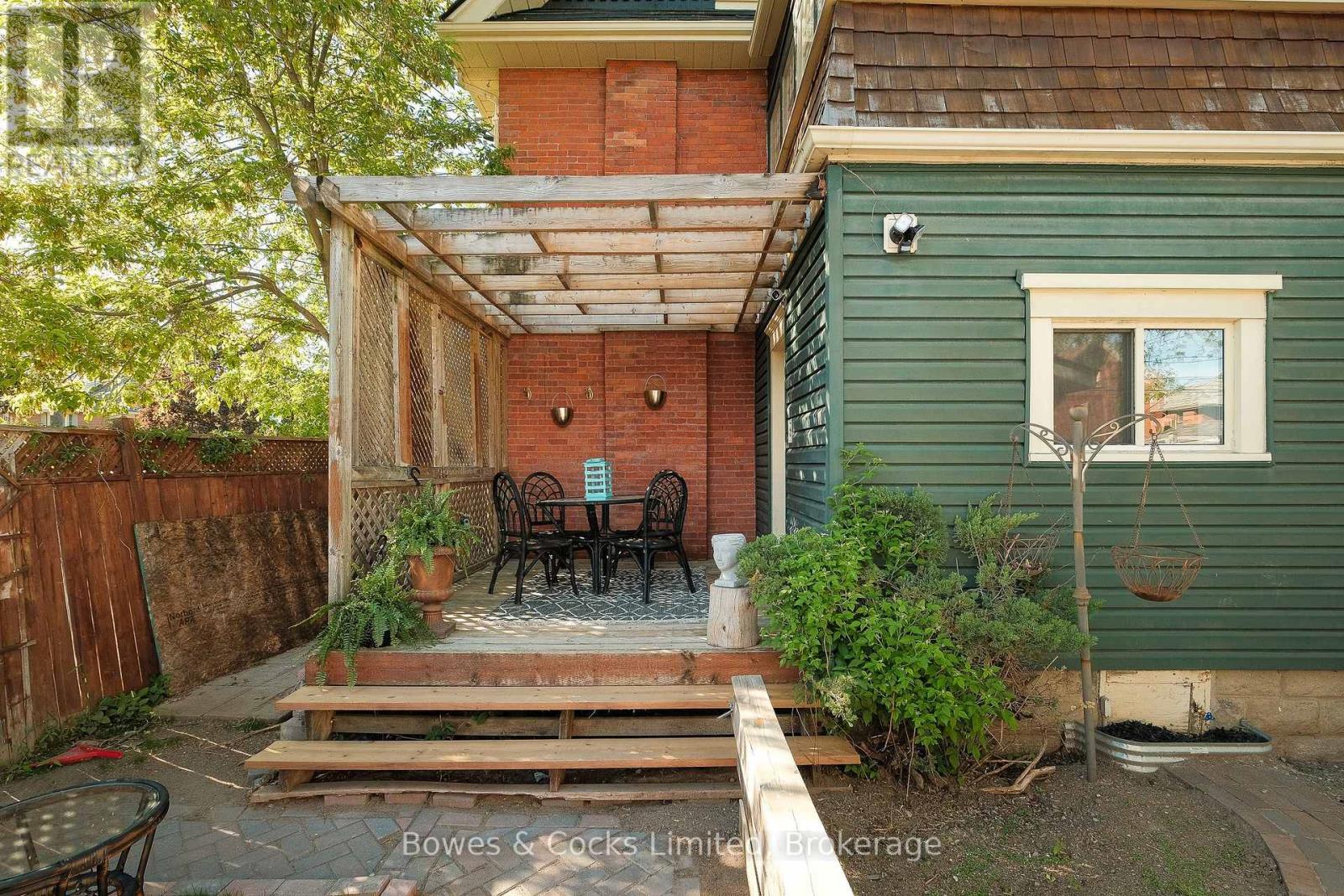 599 Gilmour Street, Peterborough (Town Ward 3), Ontario  K9H 2K3 - Photo 34 - X13760970