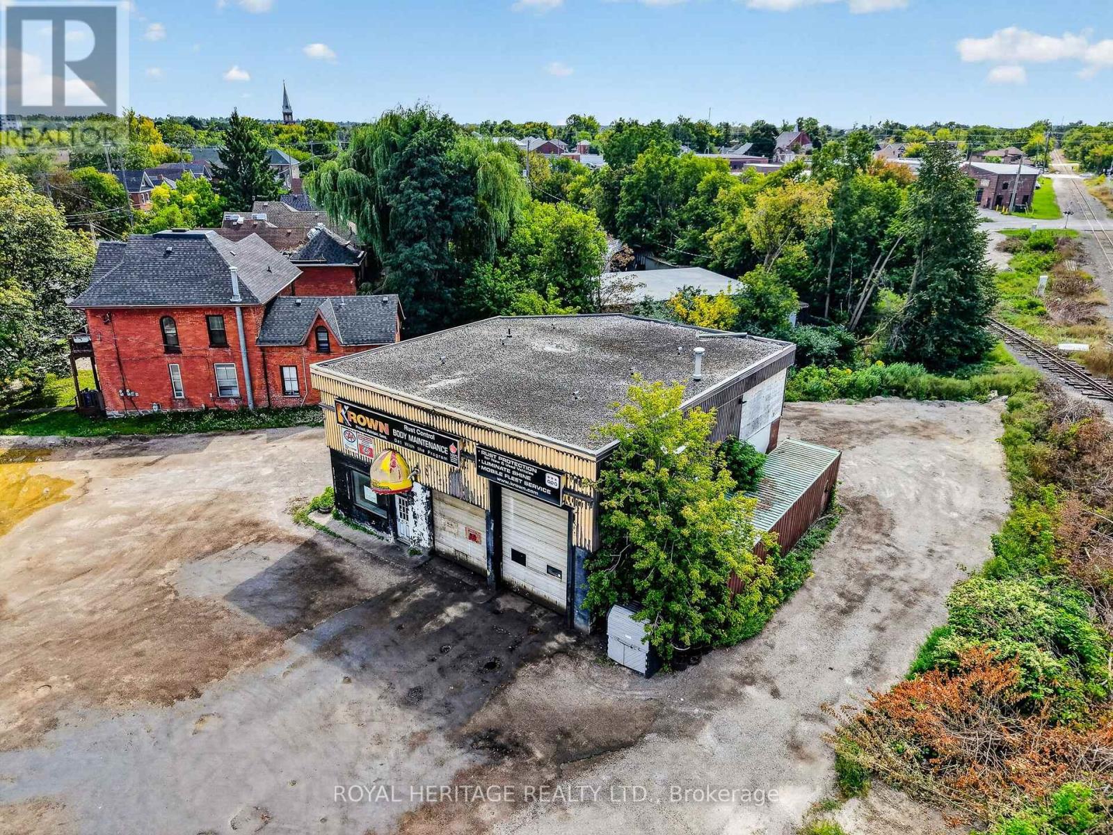 107 Aylmer Street N, Peterborough (Town Ward 3), Ontario  K9J 3J6 - Photo 8 - X13761546