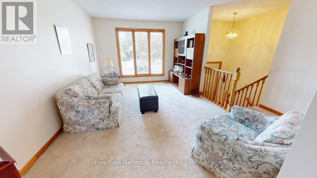 2565 Marsdale Drive, Peterborough (Ashburnham Ward 4), Ontario  K9L 1Y3 - Photo 11 - X13762992