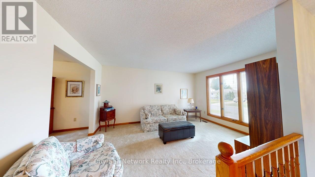 2565 Marsdale Drive, Peterborough (Ashburnham Ward 4), Ontario  K9L 1Y3 - Photo 9 - X13762992