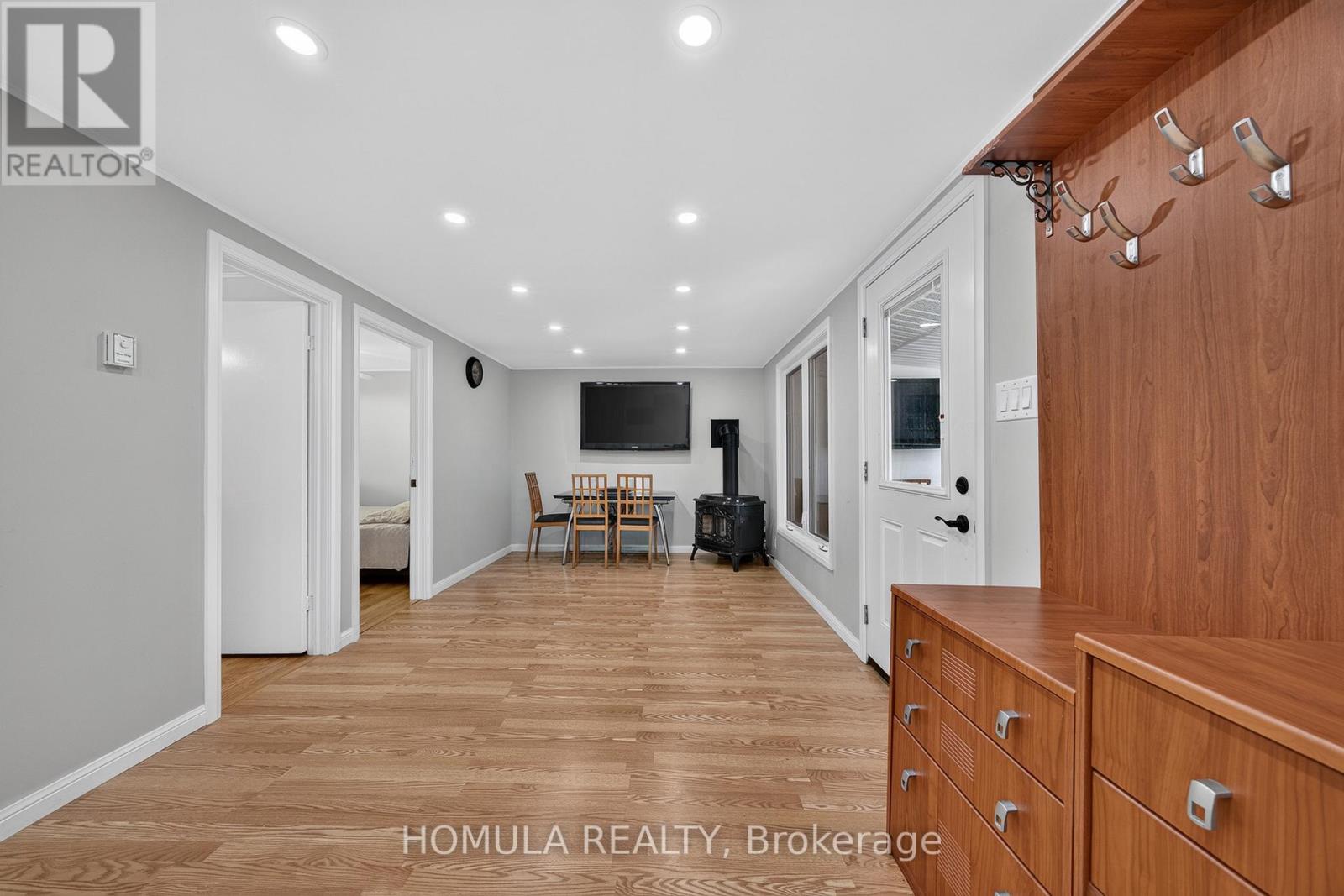 24 Riverside Drive, Kawartha Lakes (Ops), Ontario  K9V 0H6 - Photo 15 - X13763908