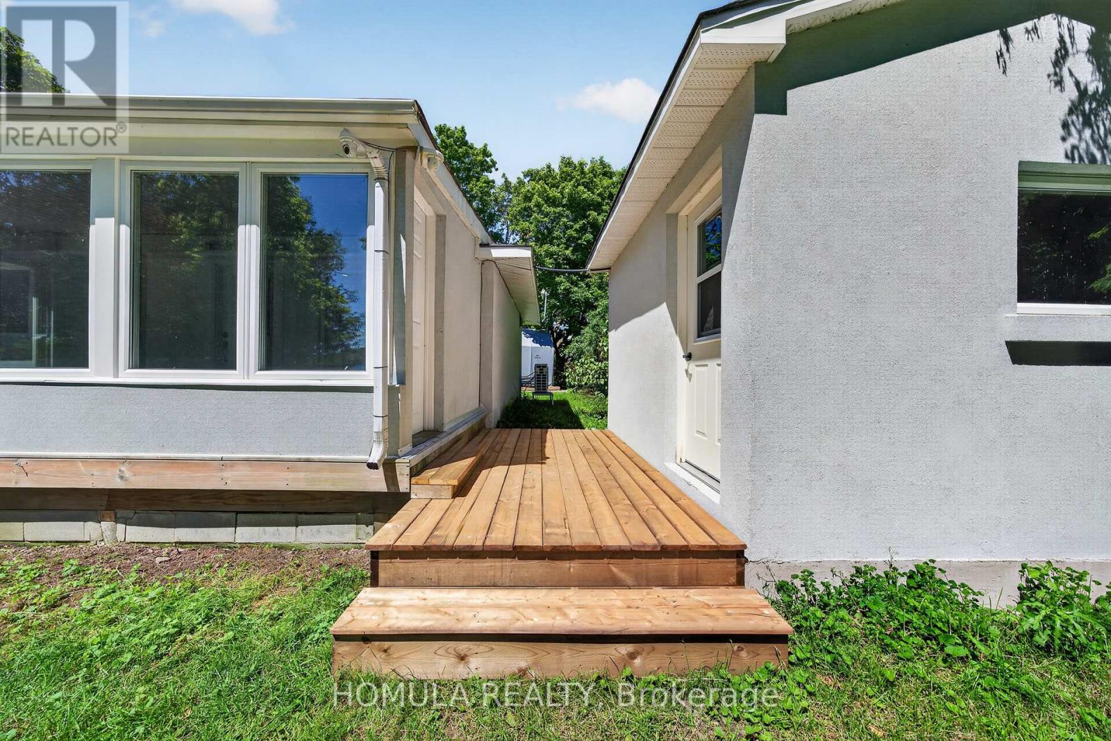 24 Riverside Drive, Kawartha Lakes (Ops), Ontario  K9V 0H6 - Photo 5 - X13763908