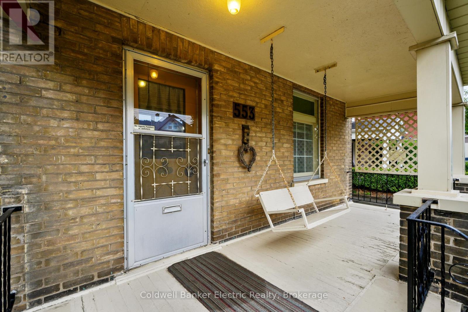 553 Chamberlain Street, Peterborough (Town Ward 3), Ontario  K9J 4L6 - Photo 3 - X13764972