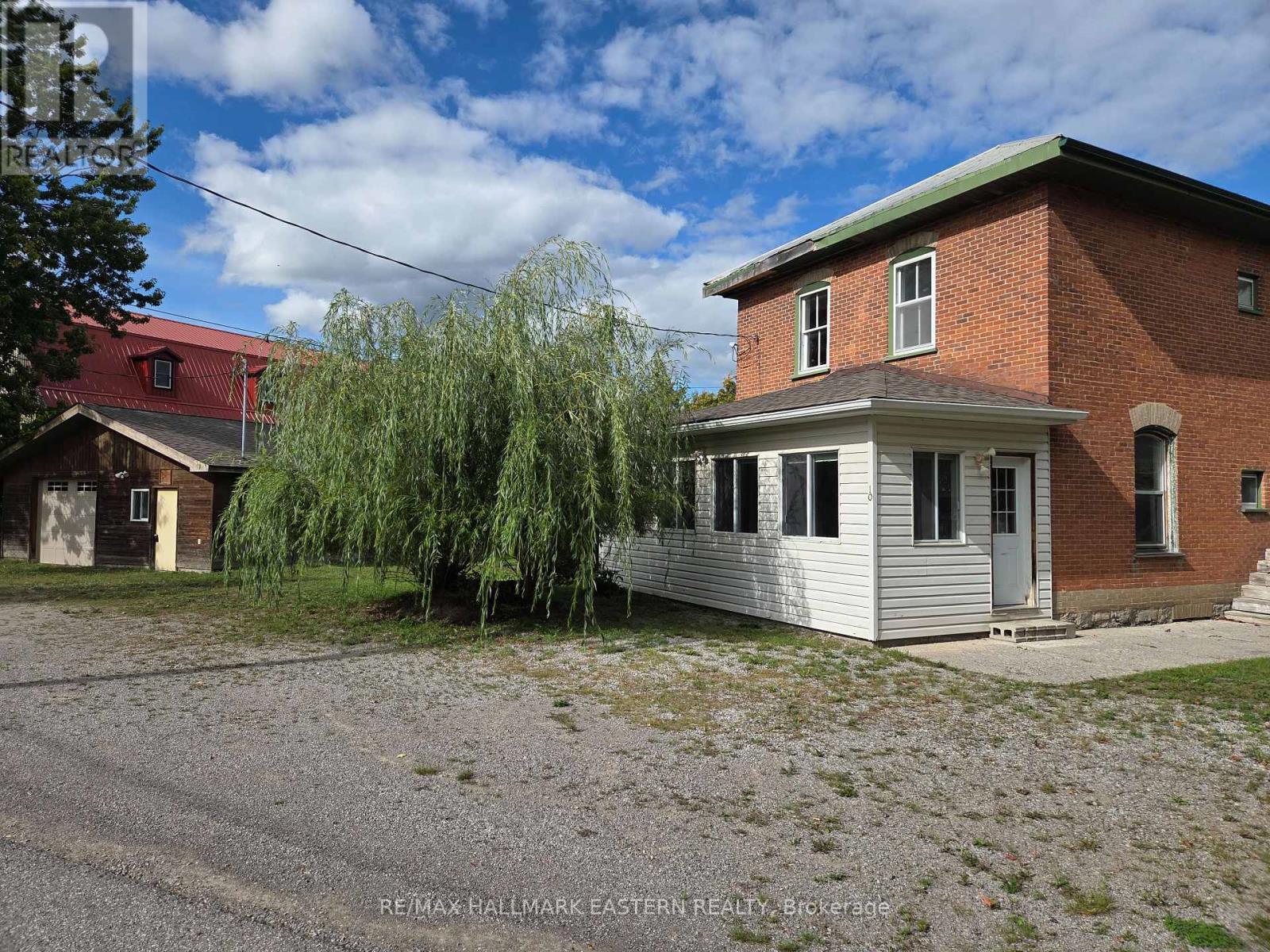 10 HILL STREET, selwyn, Ontario