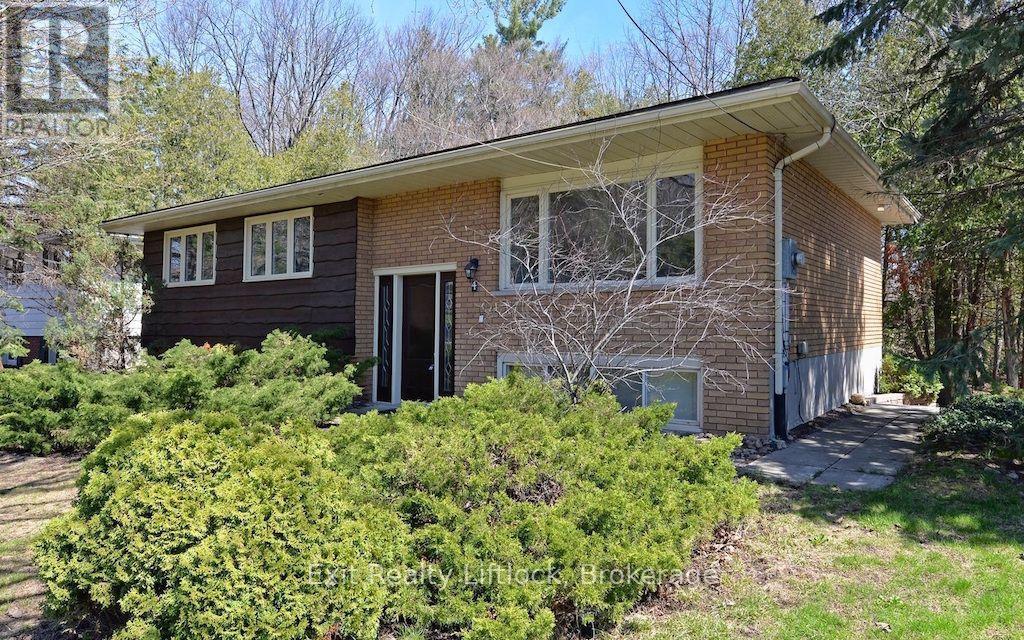 MAIN FLOOR - 4 WALLIS DRIVE, peterborough (monaghan ward 2), Ontario